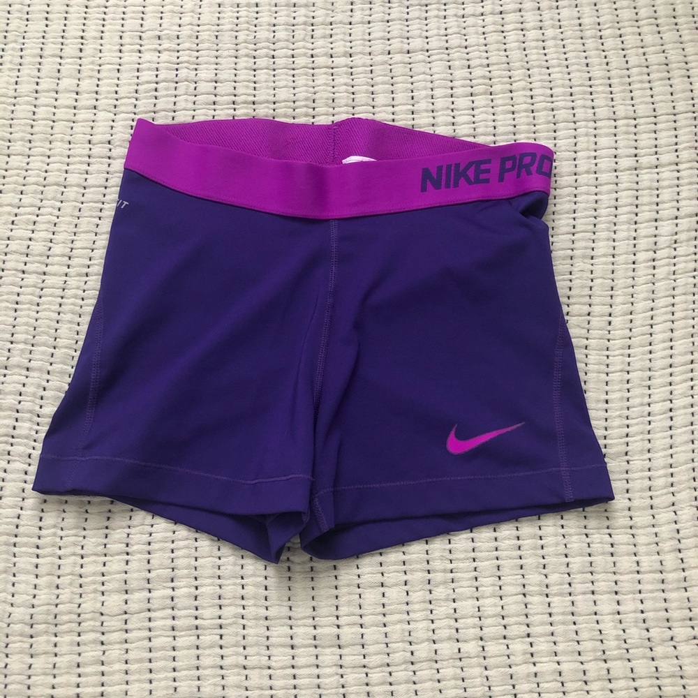 Women’s Nike pro